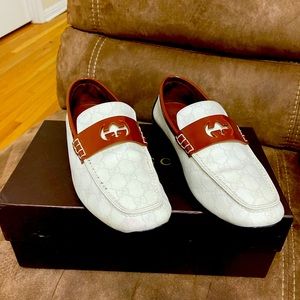 100% Authentic Gucci shoes/loafers size 9